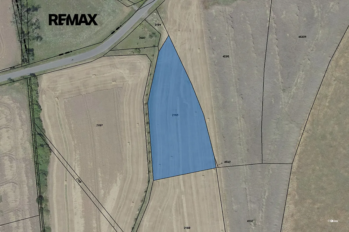 Prodej stavebního pozemku 3953 m²